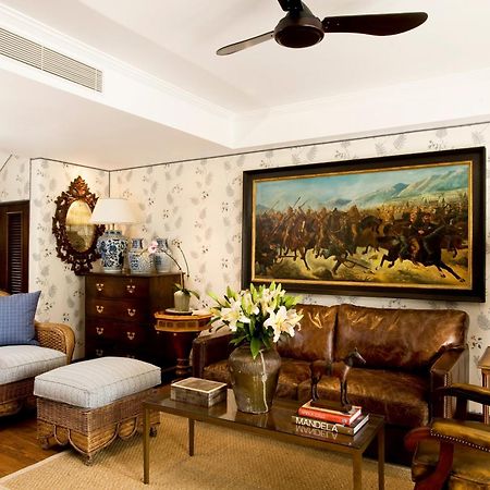 מלון Umhlanga Rocks The Oyster Box חדר תמונה A living room